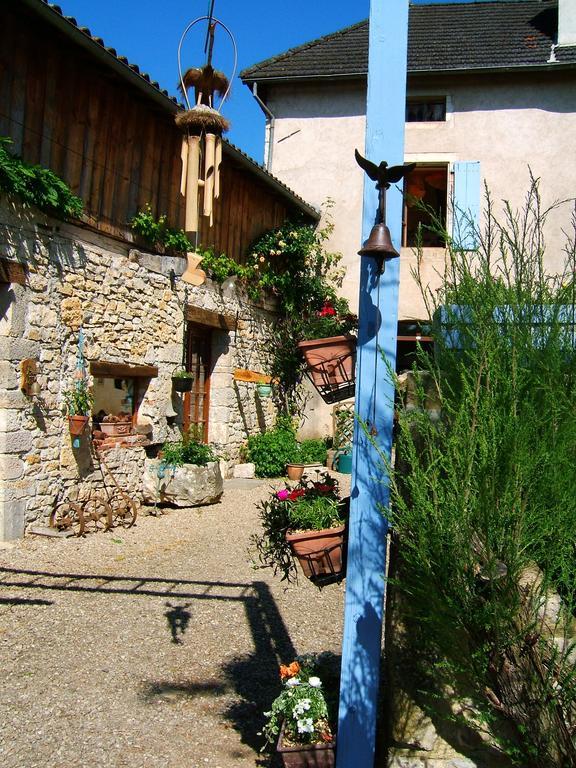 Paysannerie Des Versanes - Chambres Et Gite Tour-de-Faure Exteriér fotografie